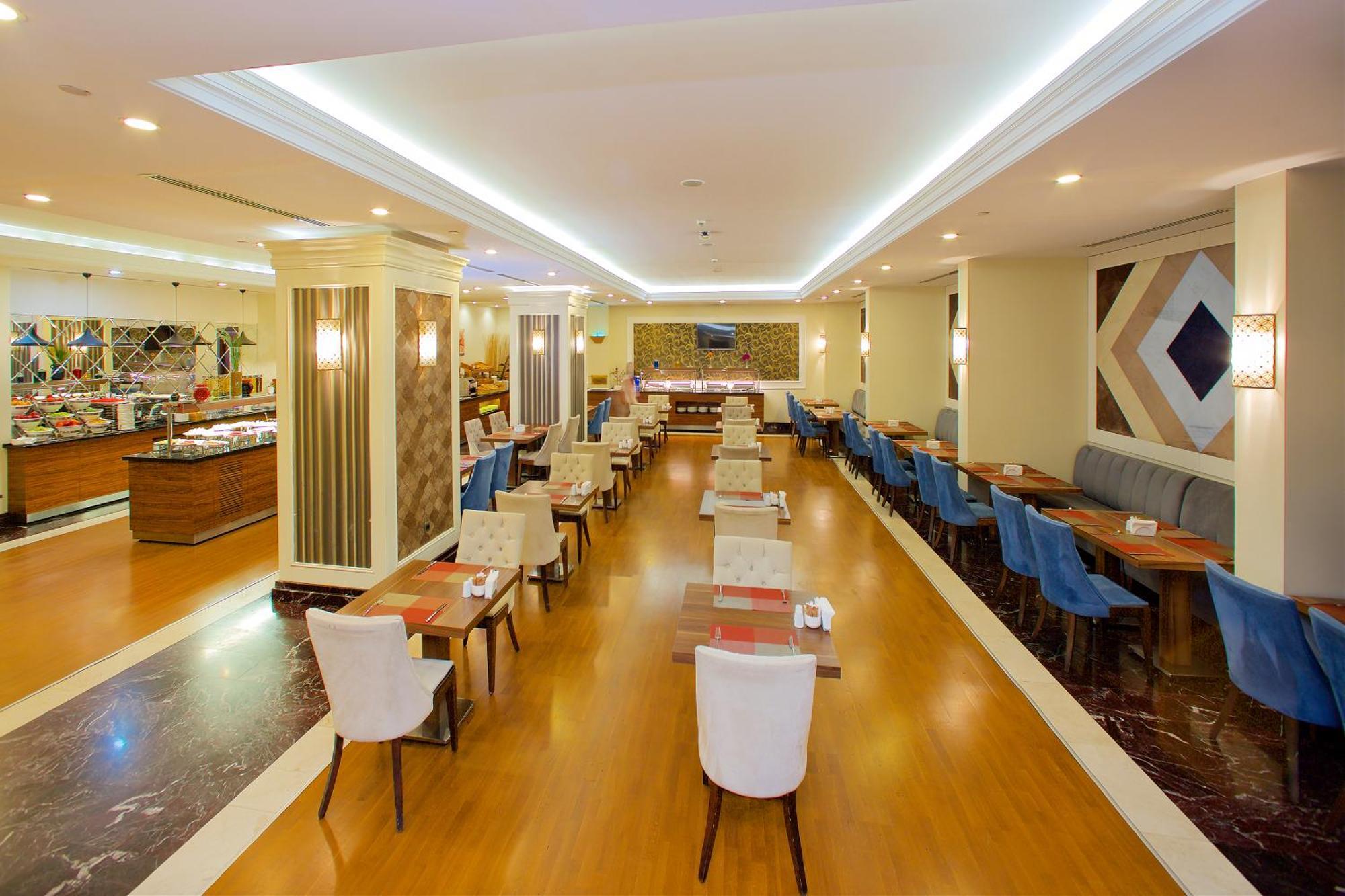 Ramada By Wyndham Istanbul Merter Exterior photo The restaurant