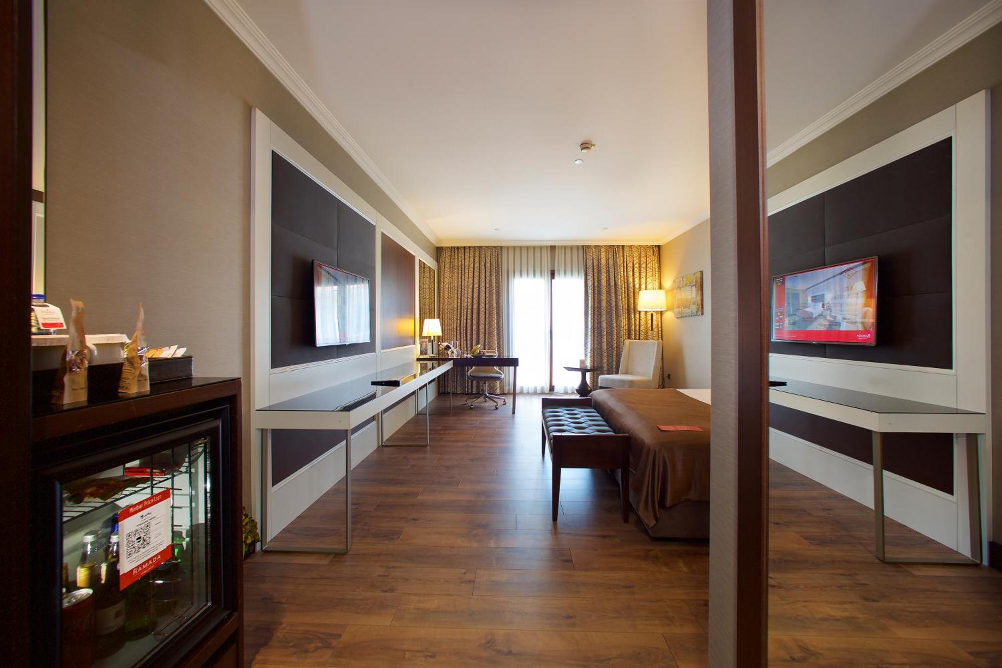 Ramada By Wyndham Istanbul Merter Exterior photo Suite