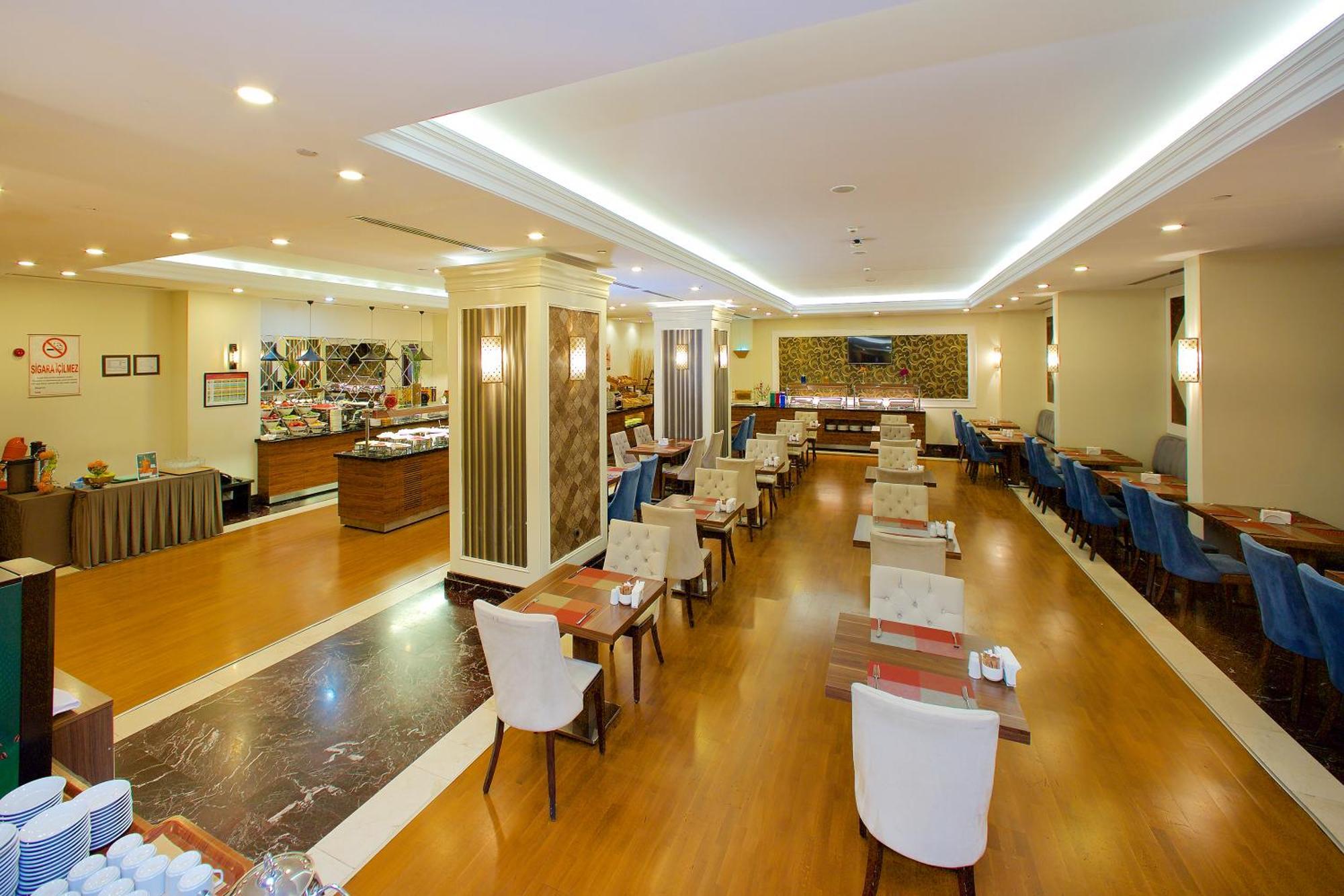 Ramada By Wyndham Istanbul Merter Exterior photo The restaurant