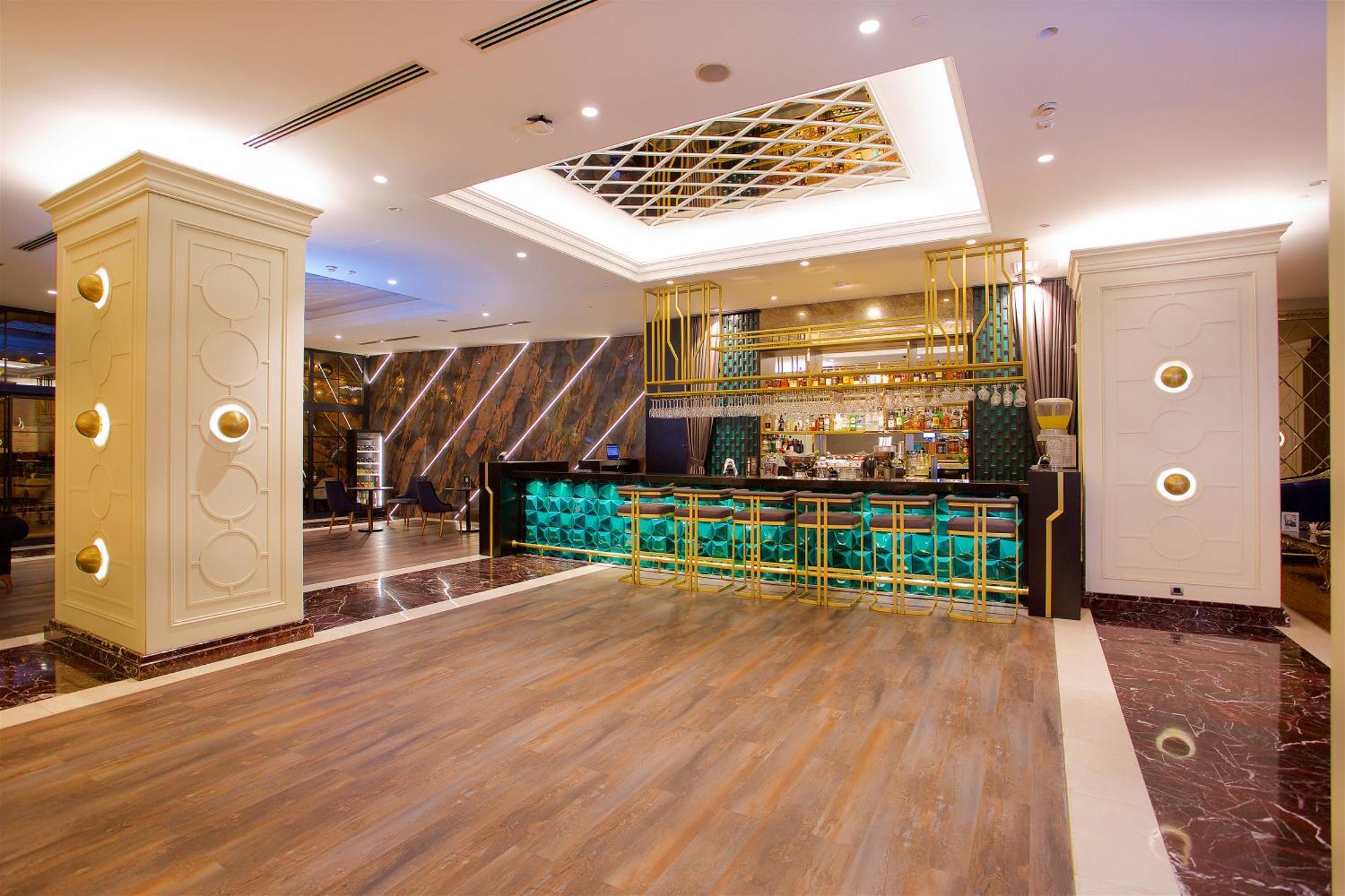Ramada By Wyndham Istanbul Merter Exterior photo Lobby
