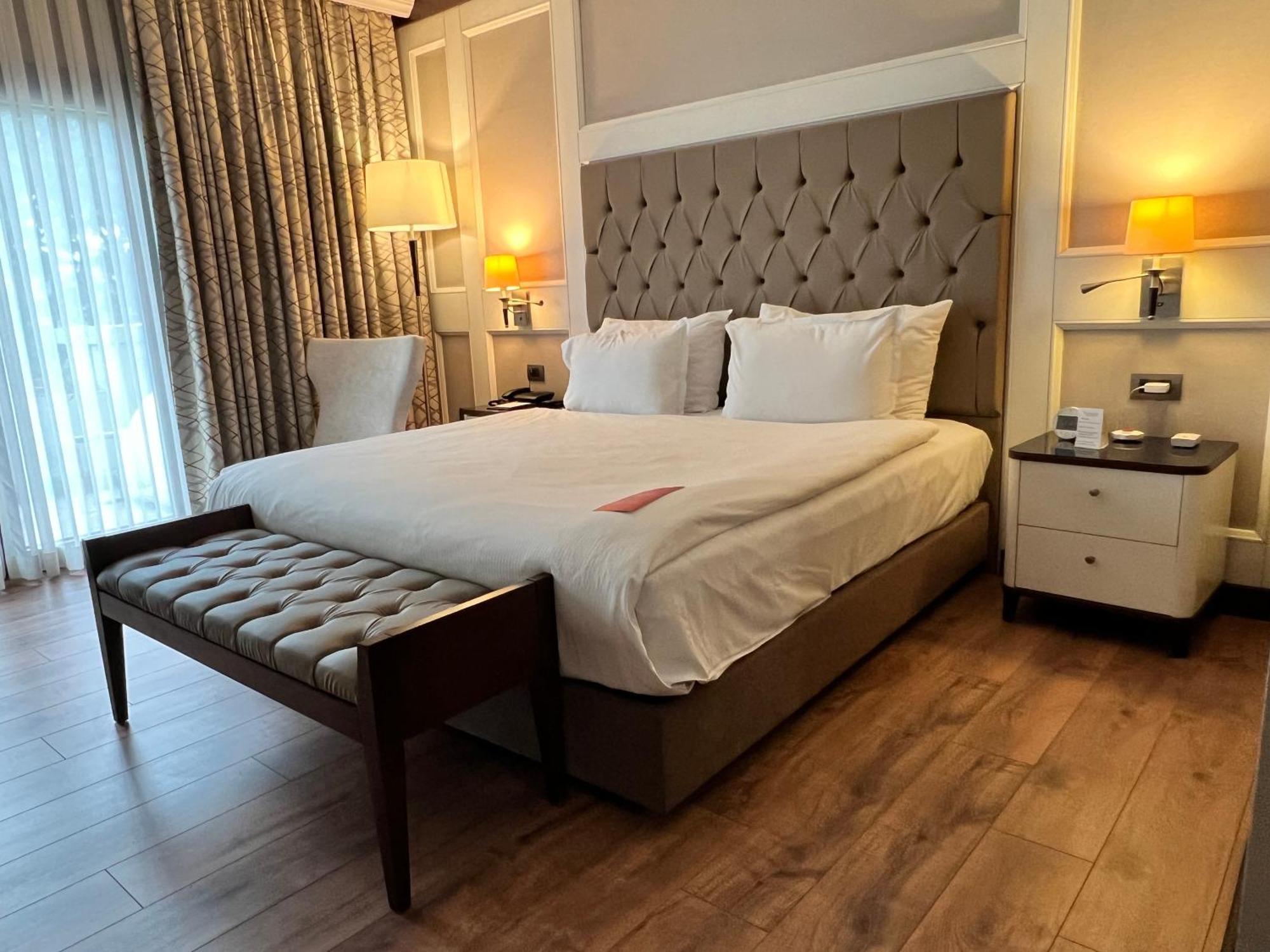 Ramada By Wyndham Istanbul Merter Exterior photo A bedroom at the hotel