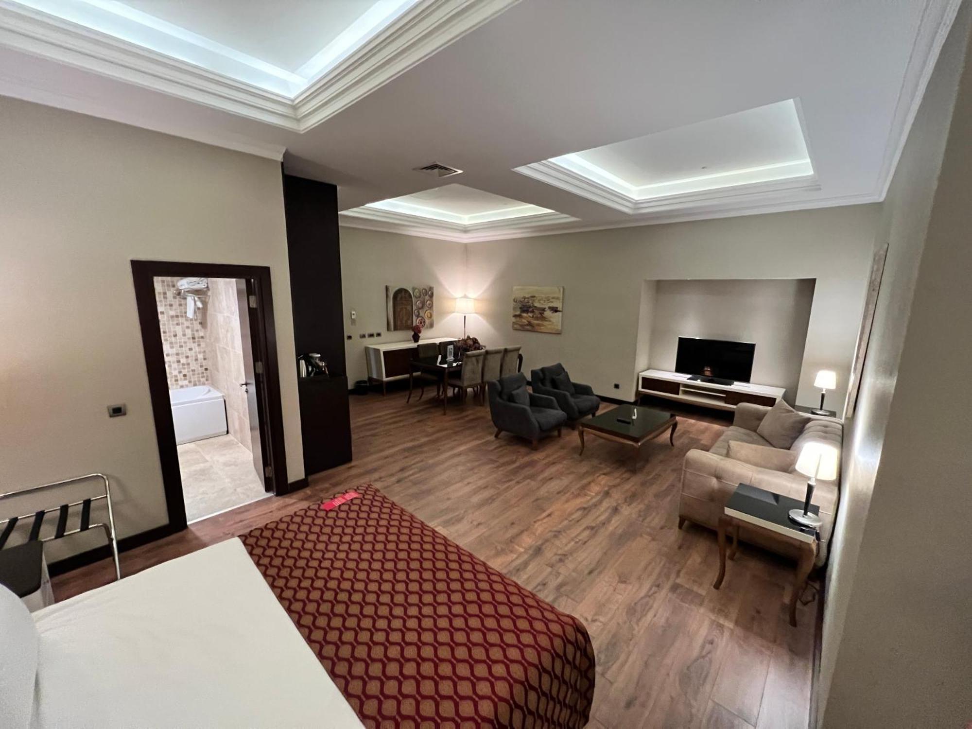 Ramada By Wyndham Istanbul Merter Exterior photo Suite at the hotel