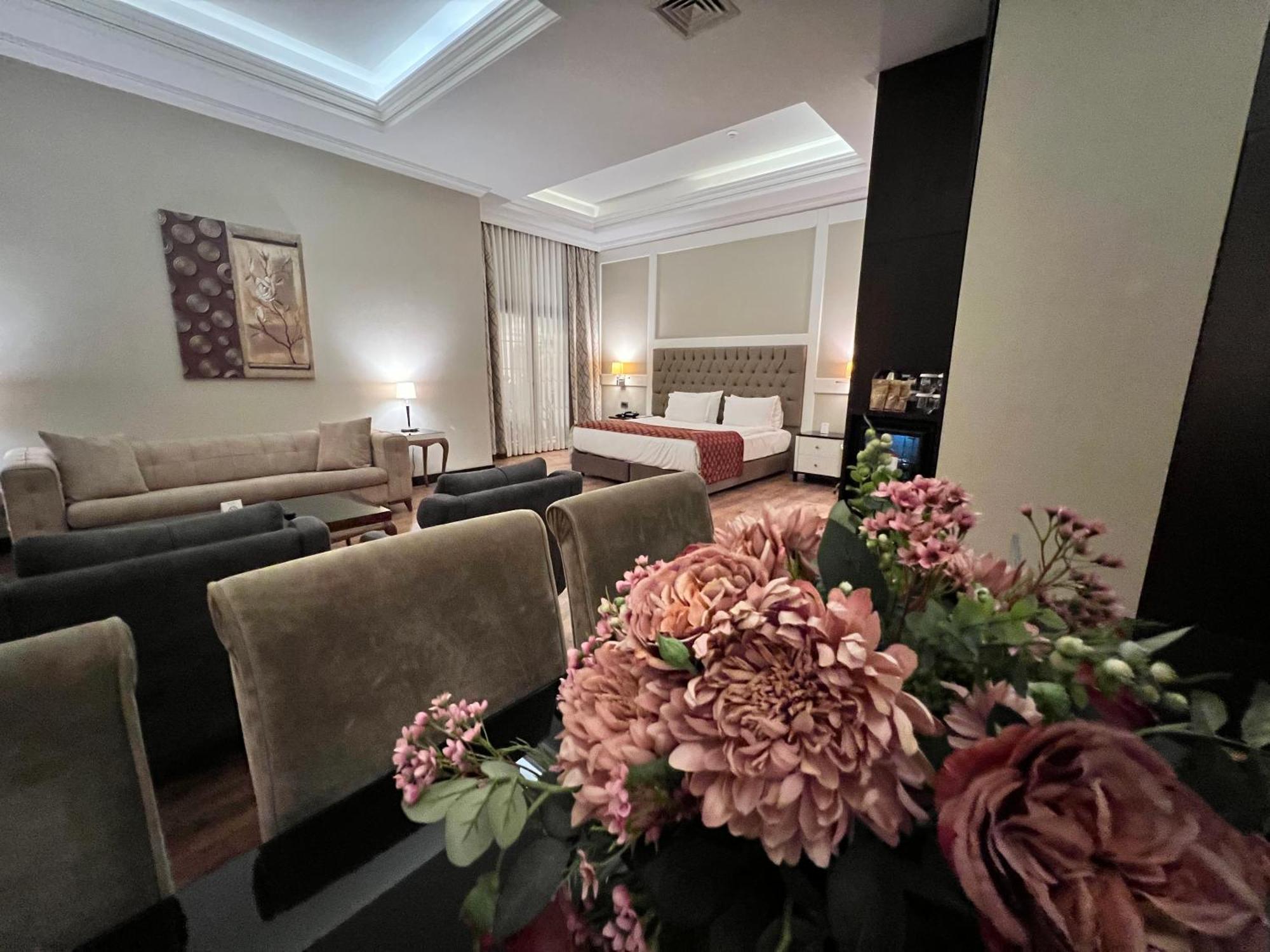 Ramada By Wyndham Istanbul Merter Exterior photo Suite