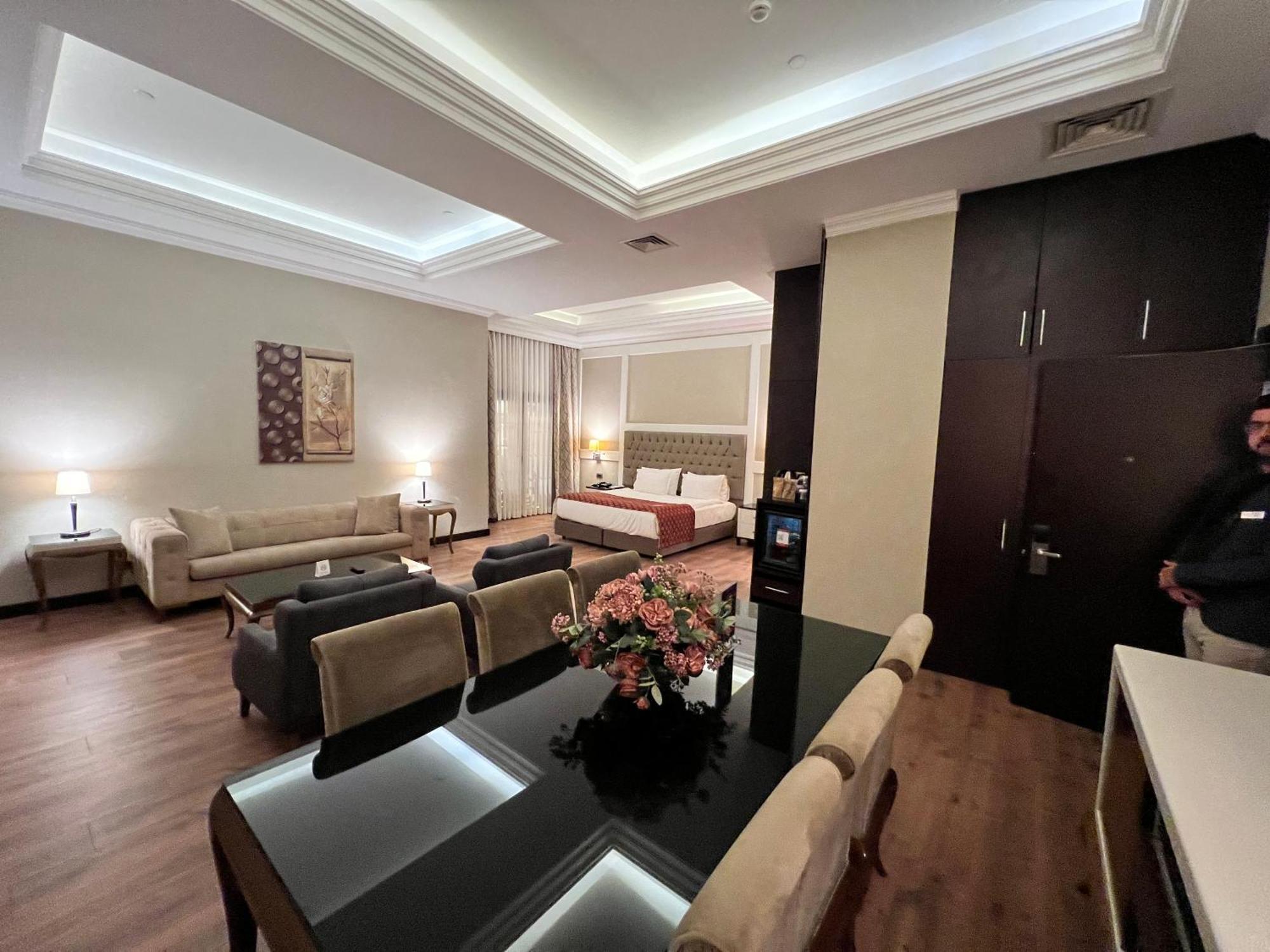 Ramada By Wyndham Istanbul Merter Exterior photo Suite at the hotel