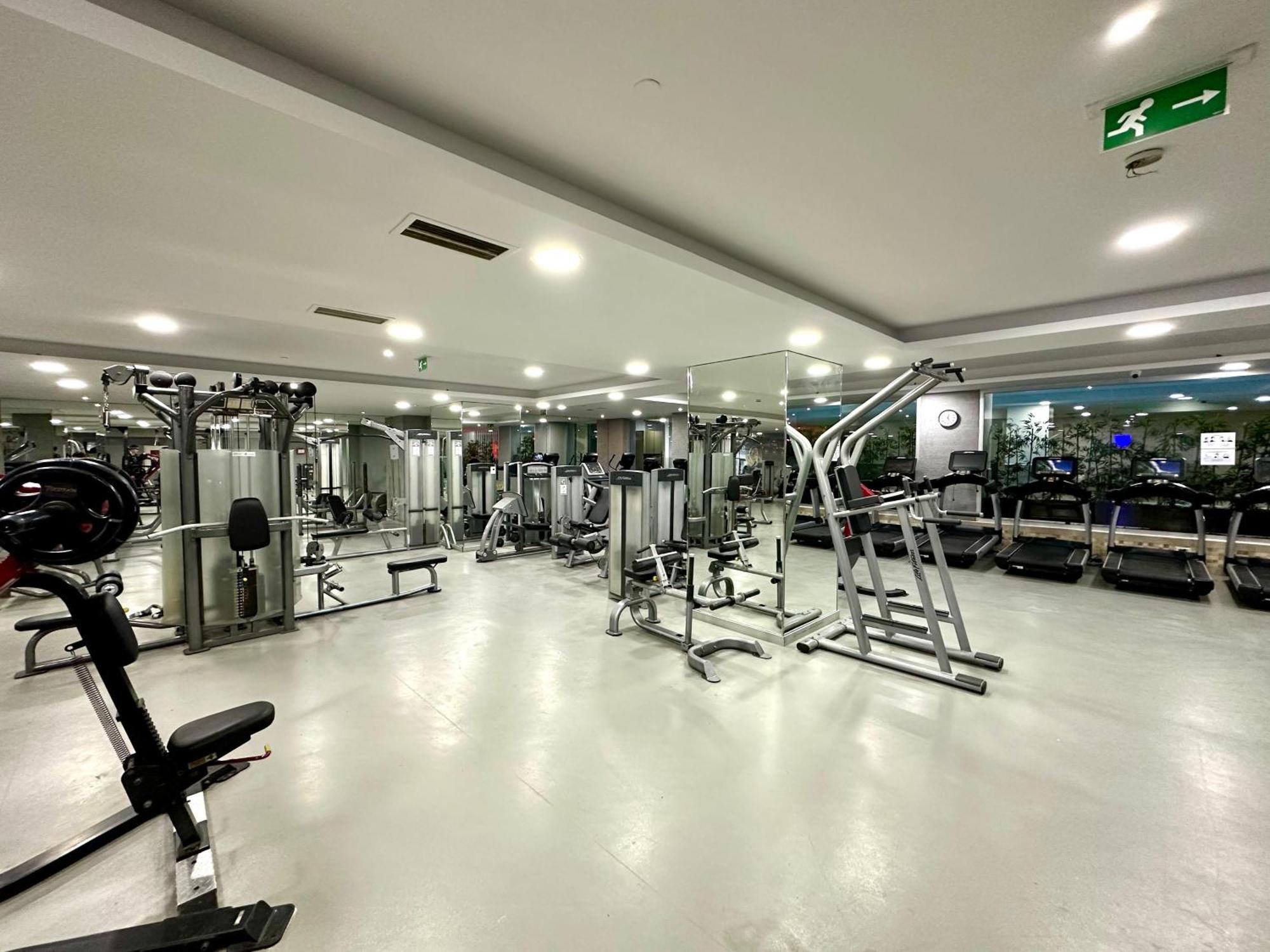 Ramada By Wyndham Istanbul Merter Exterior photo The gym at the hotel